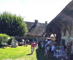 Evènement Ventes collections livres, cartes postales, journaux anciens le 07/09/2025 à 10:00 - Lieu :  Salle Béthanie 01300 Izieu (01300)
