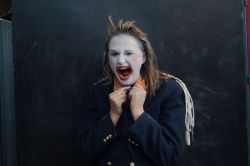 Evènement BOUFFON IS NOT DEAD le 07/03/2026 à 20:30 - Lieu :  Théâtre de la Carrosserie Mesnier 18200 Saint Amand Montrond
