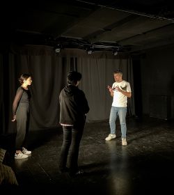 Annonce Dernières places – Stage Adulte Théâtre et Impro - 75011 PARIS 11 - Stages - Théâtre - 