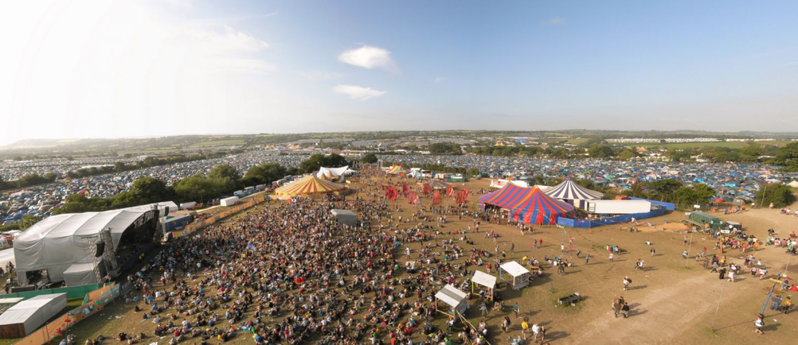 POUR SA TOURN E DE REFORMATION LA L GENDE ROCK RUSH FERA ESCALE EN visual data 8